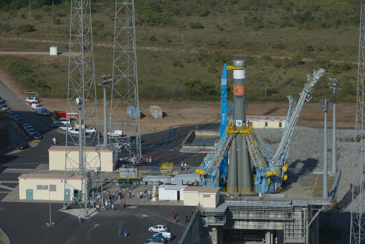 Soyuz VS03 transfer to launch zone