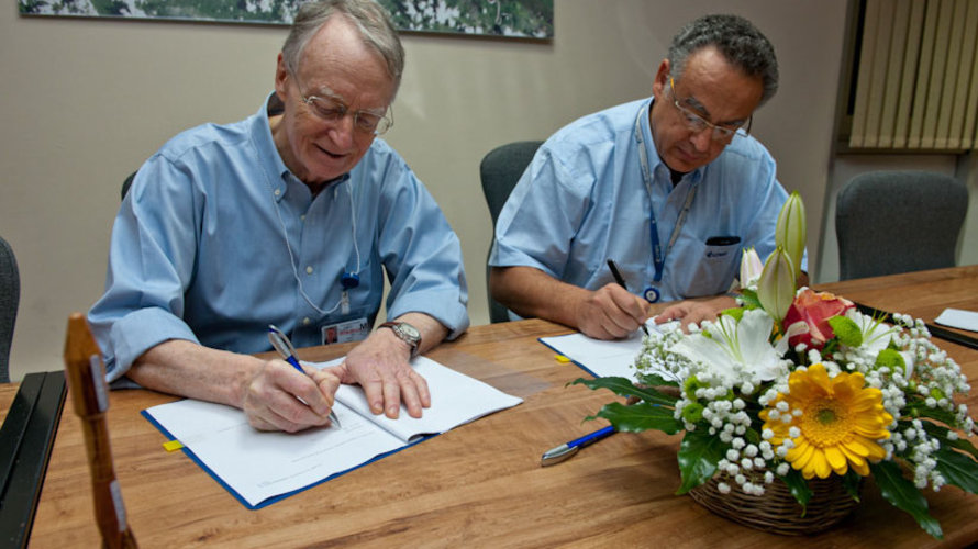 Guiana Space Centre contract signing