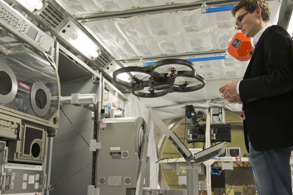 Guido de Croon demonstrates AstroDrone