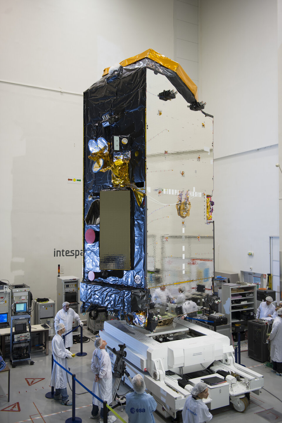 Alphasat mating with Alphabus