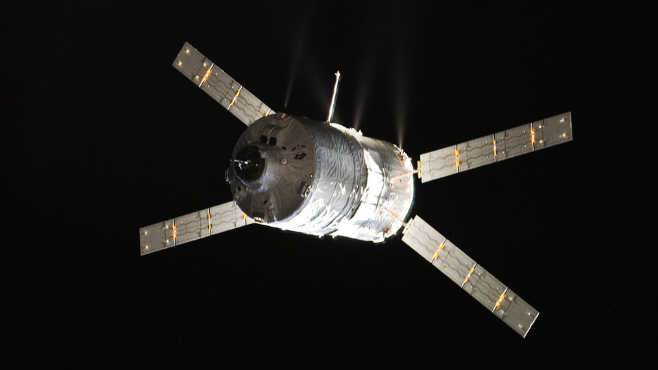 ATV Albert Einstein arrives at the ISS