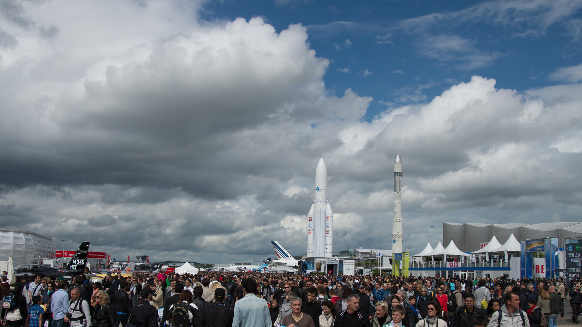 Symbolbild: Der ESA Pavillon auf der Luft- und Raumfahrtausstellung in Paris (2013)
