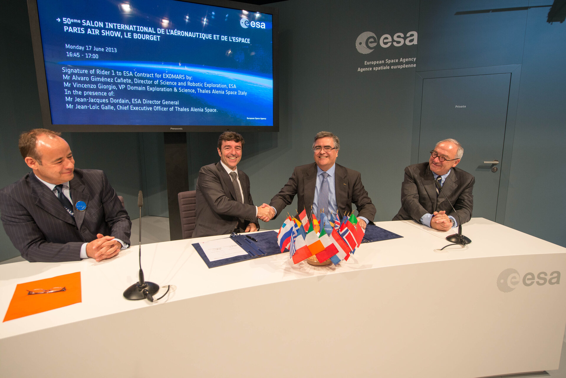 Signature of Rider 1 to ESA Contract for Exomars 
