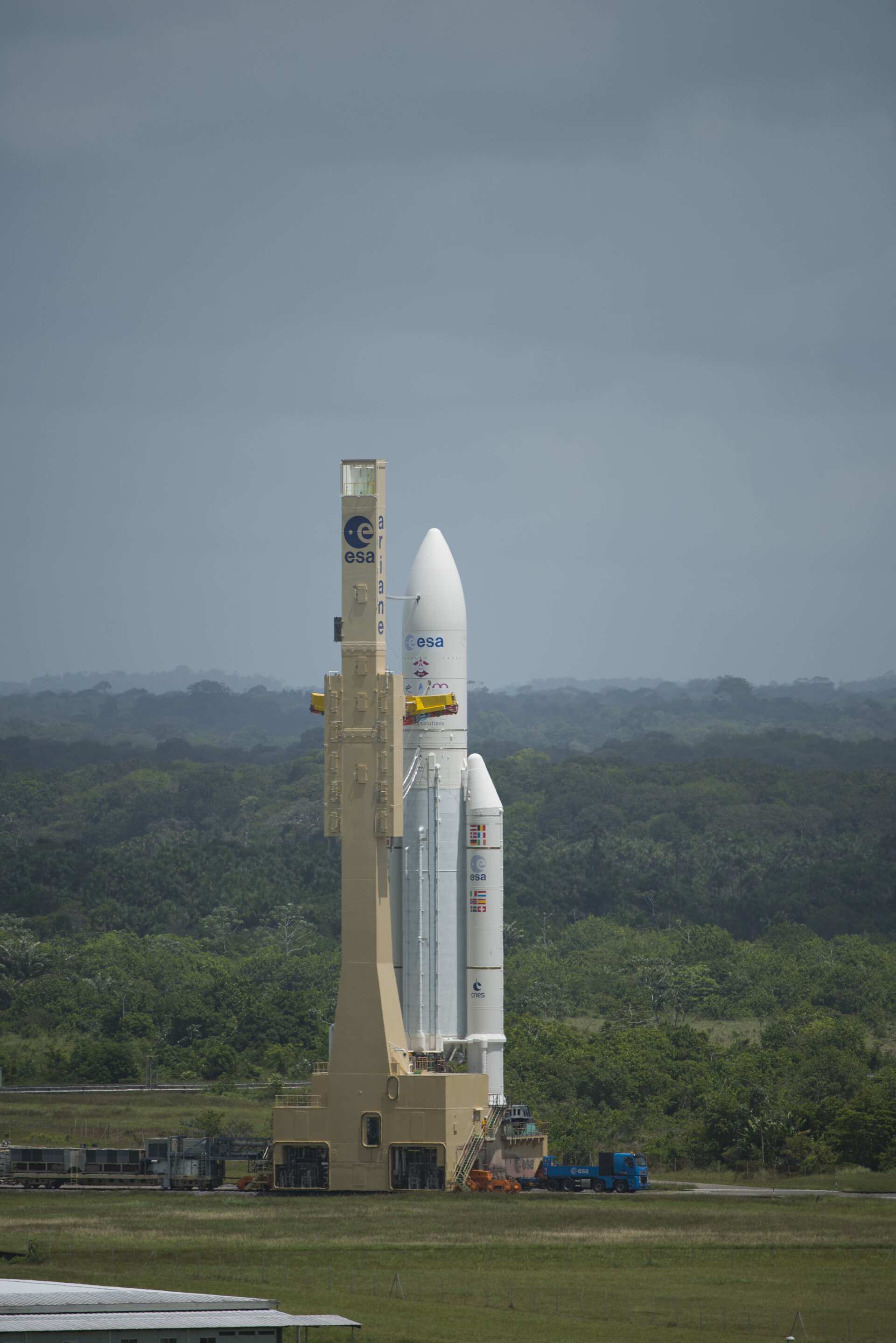 Ariane 5 VA 213 during transfer from BAF to the launch pad