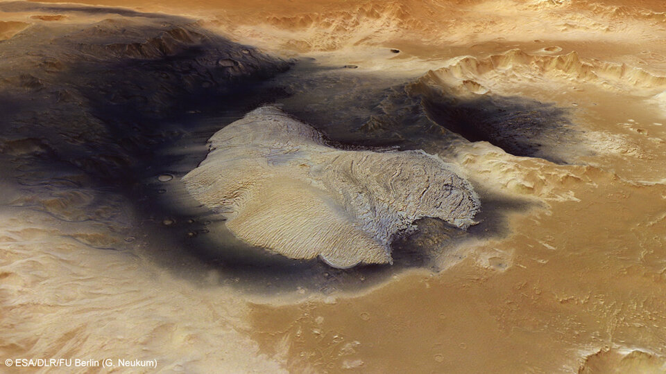 Layered mound inside Becquerel crater