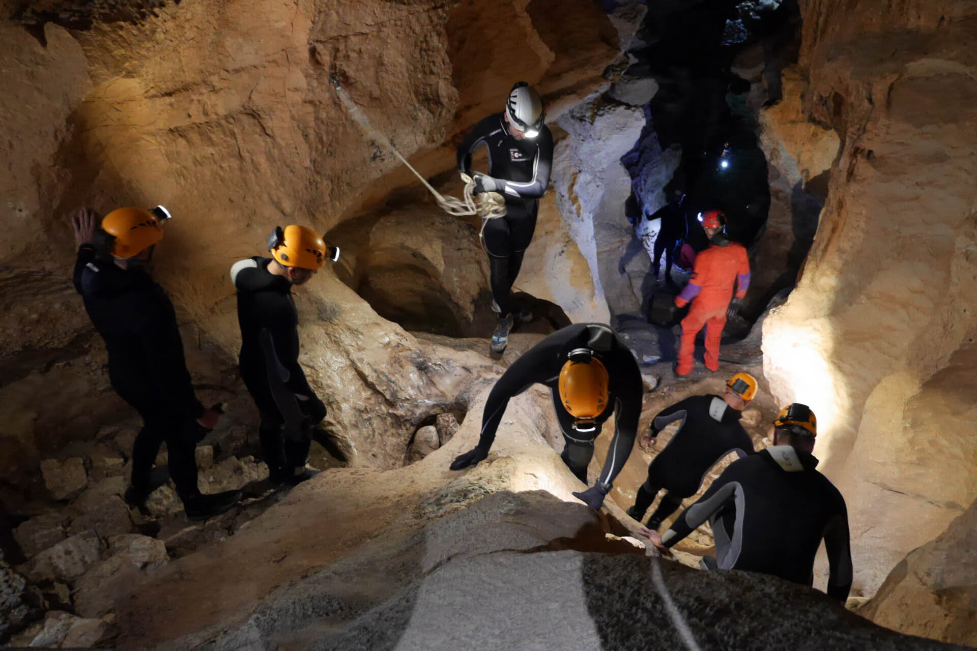 CAVES 2013, la discesa in grotta
