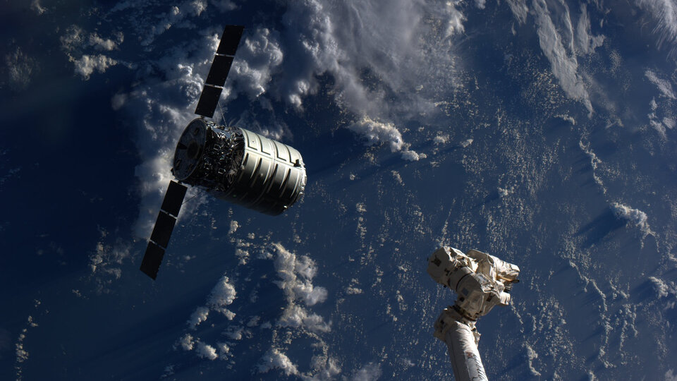 Cygnus with Dutch Space solar arrays