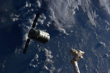 Cygnus approaches Station