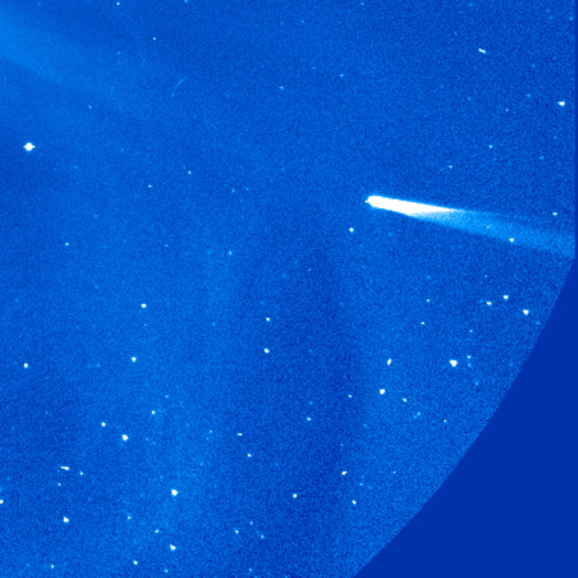 Comet ISON approaches the Sun