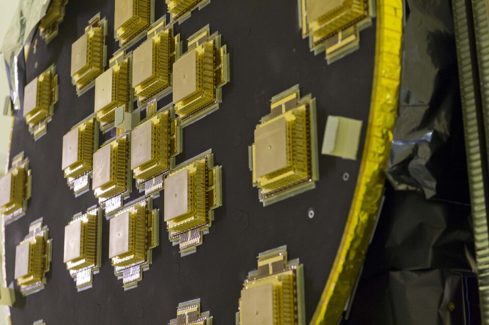 Galileo satellite antenna