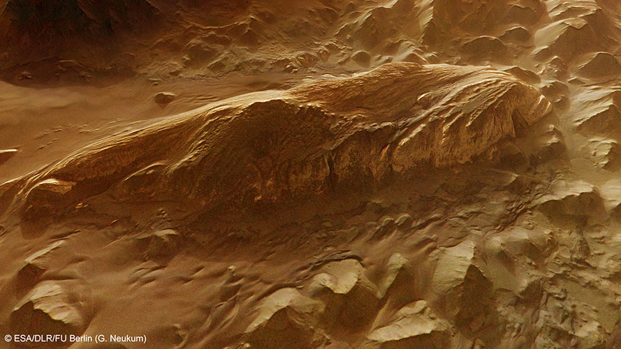 Juventae Chasma mounds close up