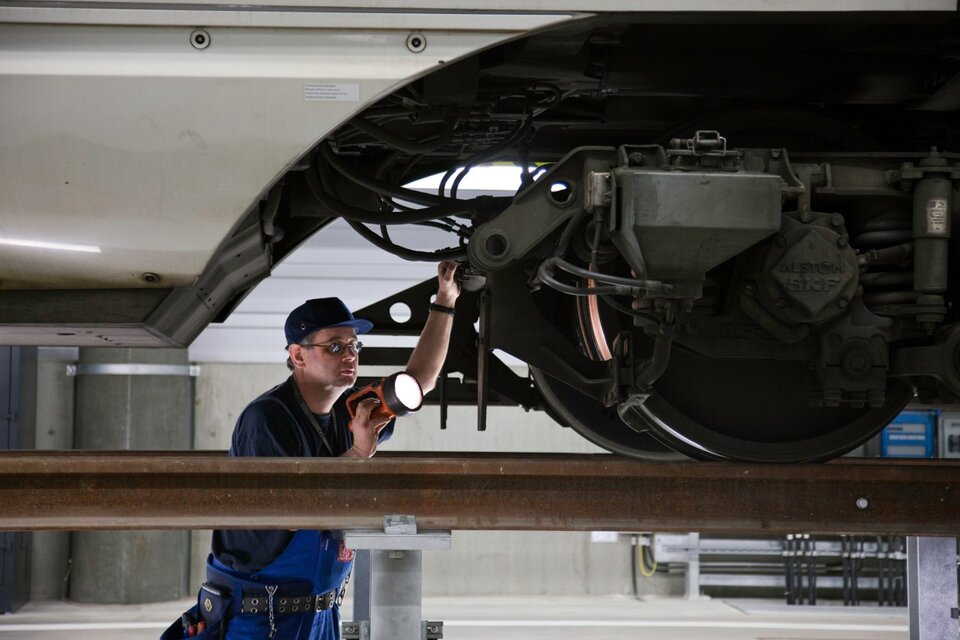 Train brake inspection