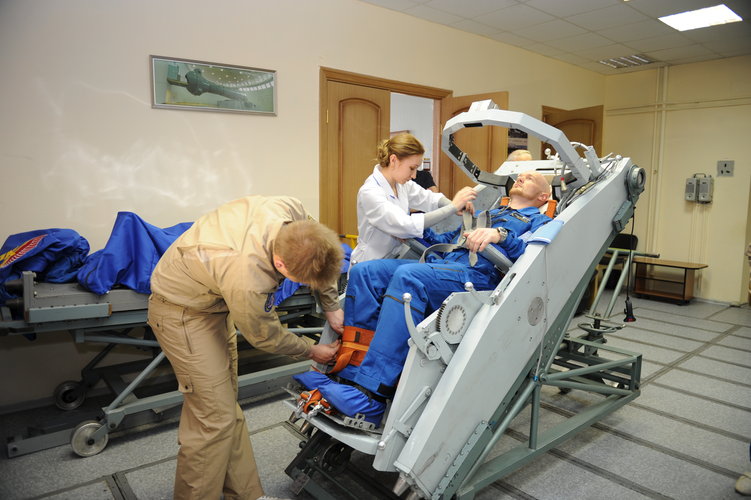 Alexander Gerst ready for a centrifuge training session