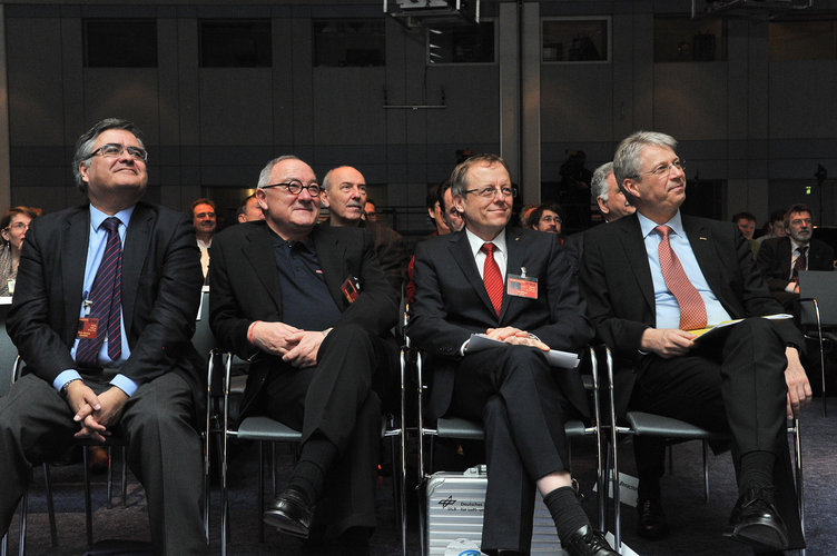 Jean-Jacques Dordain 'Waiting for Rosetta to wake up' ESA/ESOC 20 January 2014