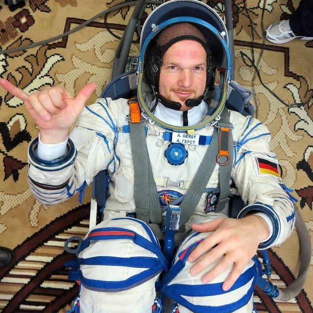 Inside Astronaut Alexanders Head Human Spaceflight Our Activities