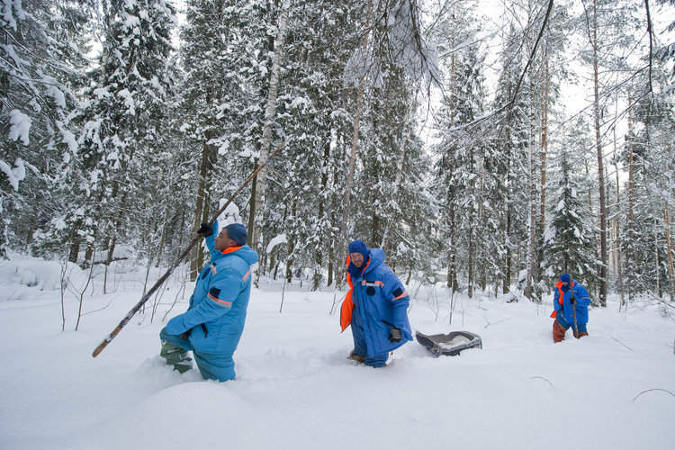 Expedition 40/41 prime crew during winter survival training