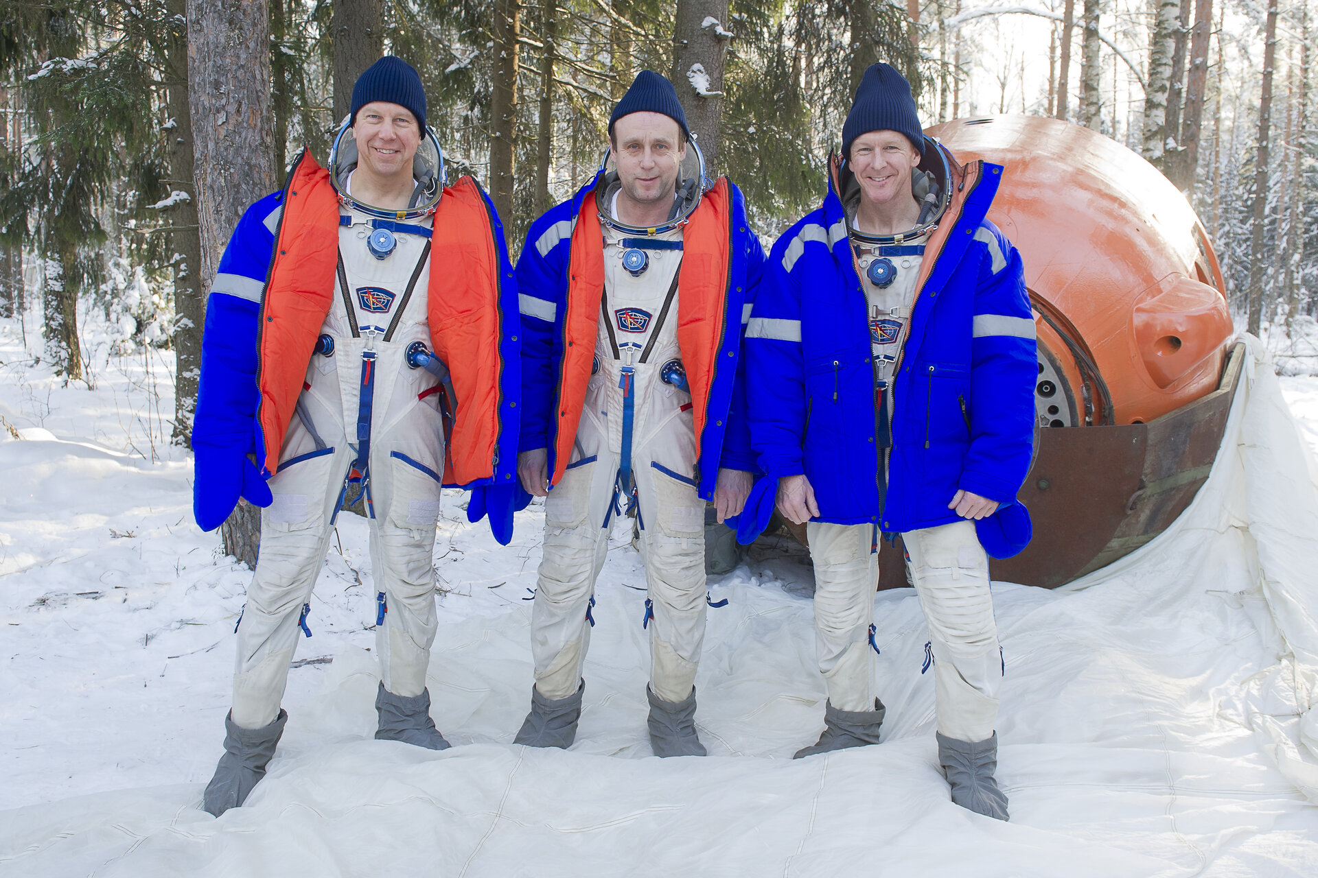 Expedition 46/47 prime crew during winter survival training