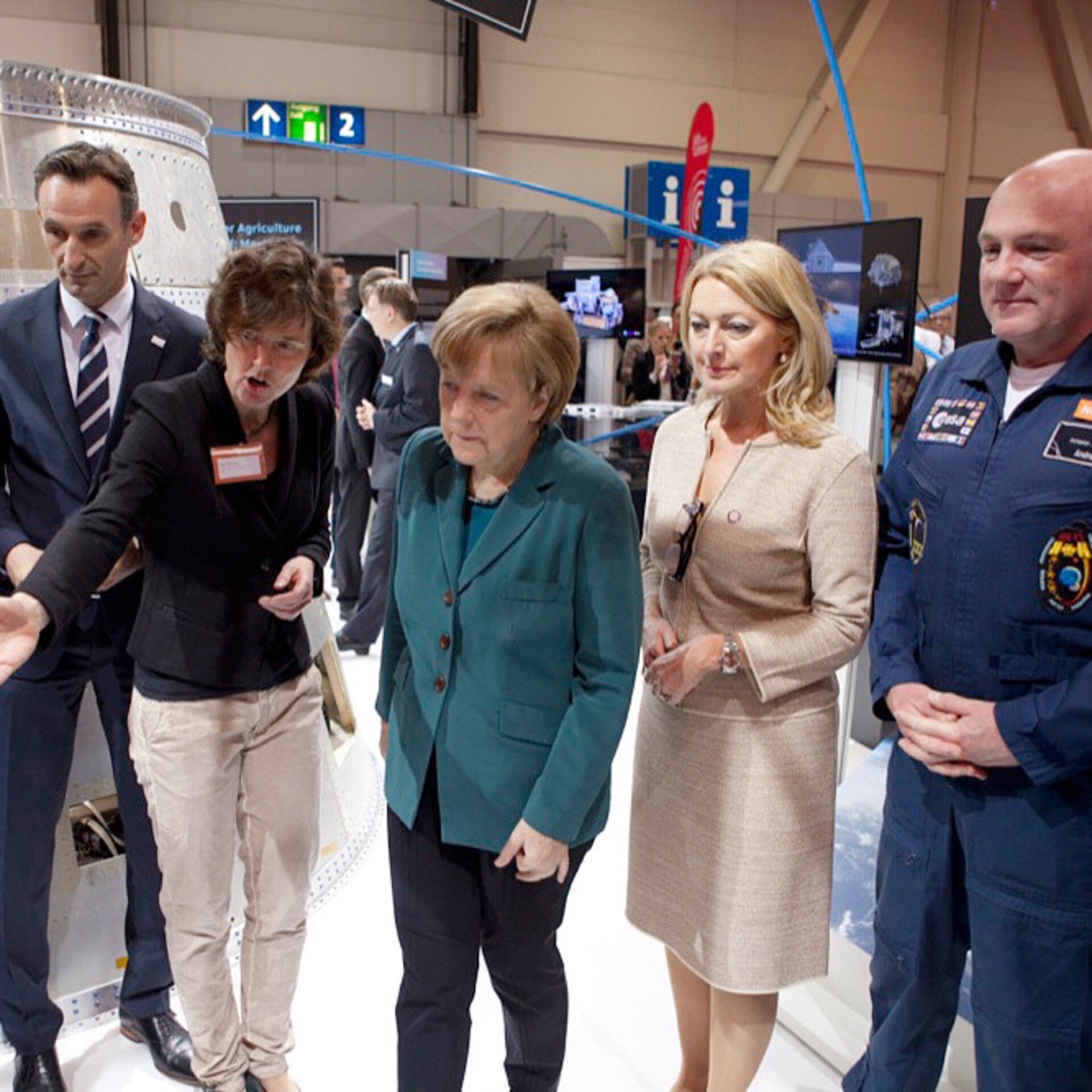 Angela Merkel and Mark Rutte visit NL Space booth at Hannover Messe