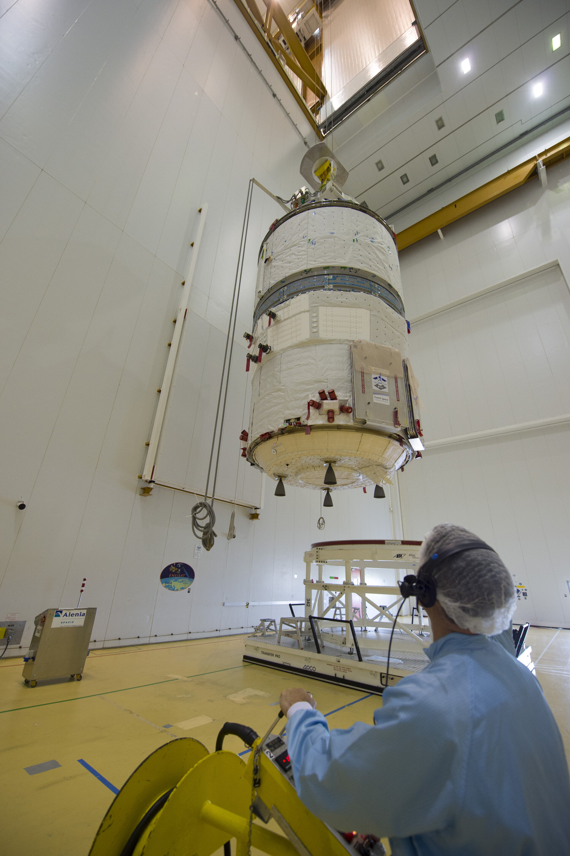 L'ATV-5 en cours de préparation pour le lancement au port spatial de l'Europe à Kourou