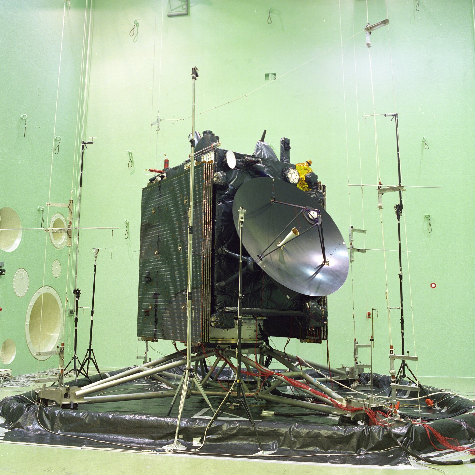 Rosetta in acoustic test chamber