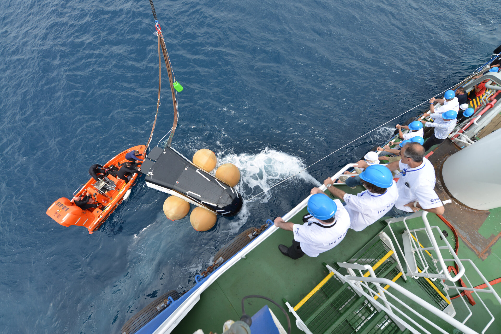 Upside-down splashdown for IXV prototype