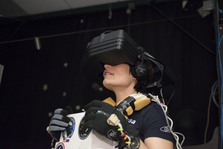 Samantha using the virtual reality hardware at JSC 