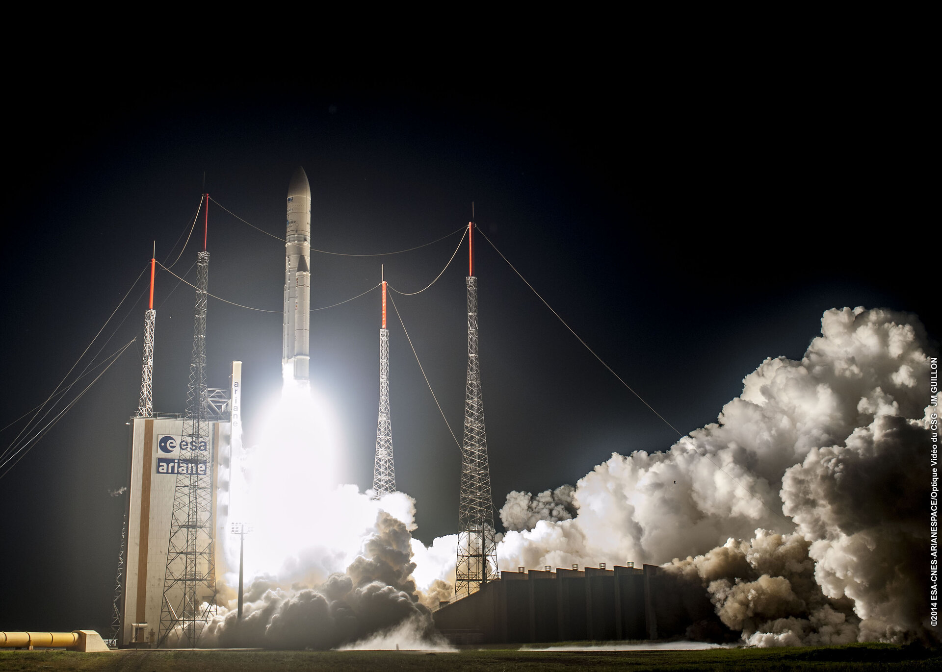 Ariane 5 liftoff on flight VA220