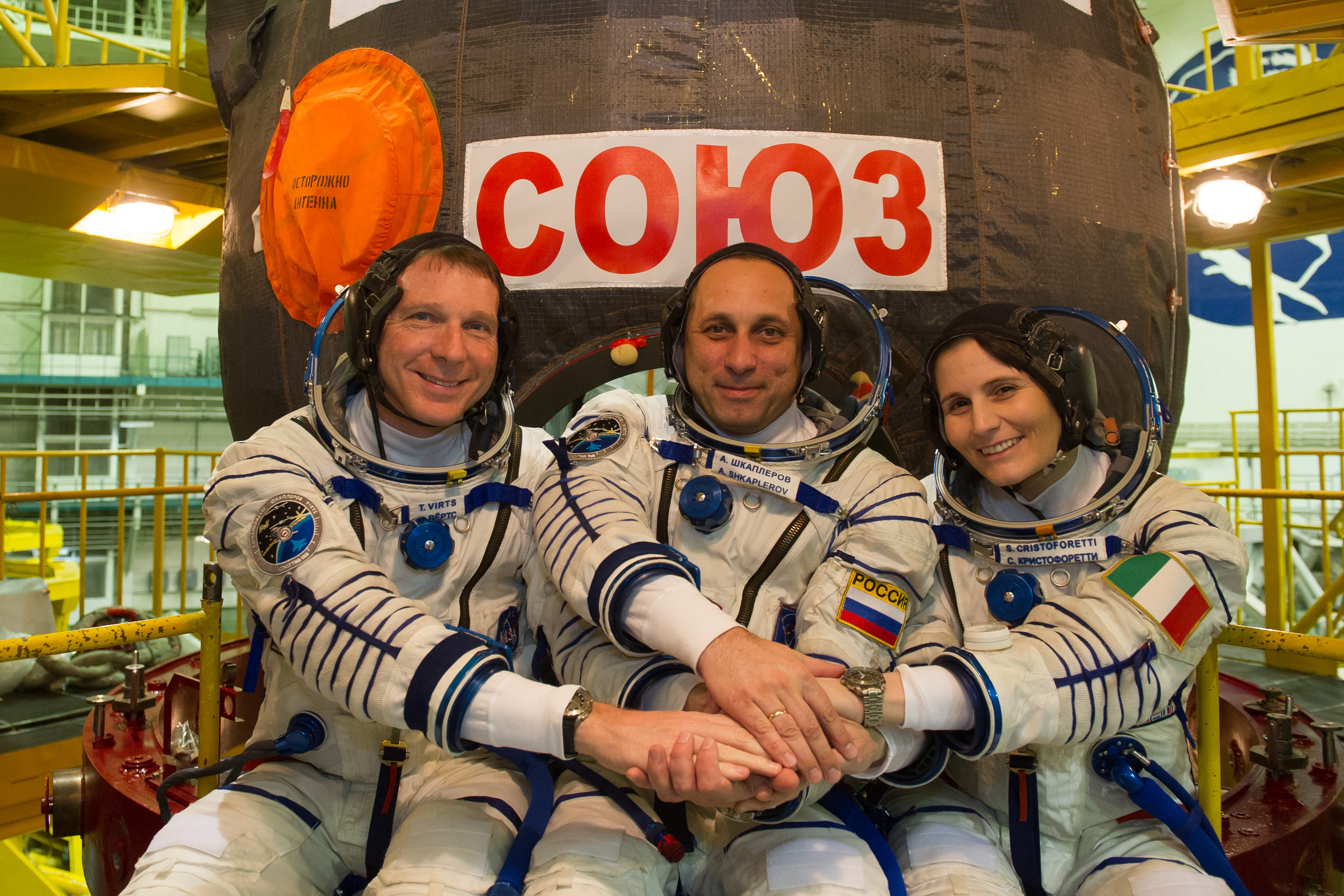 Мкс 42. Экипаж Союз ТМА-15м. Шкаплеров. Экипаж МКС-42. Космонавты 2014 года.