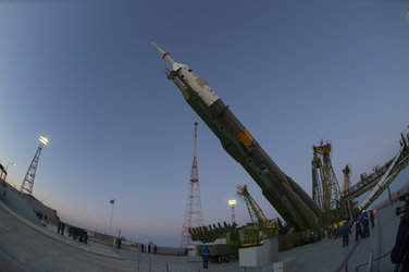 Soyuz moved into vertical position