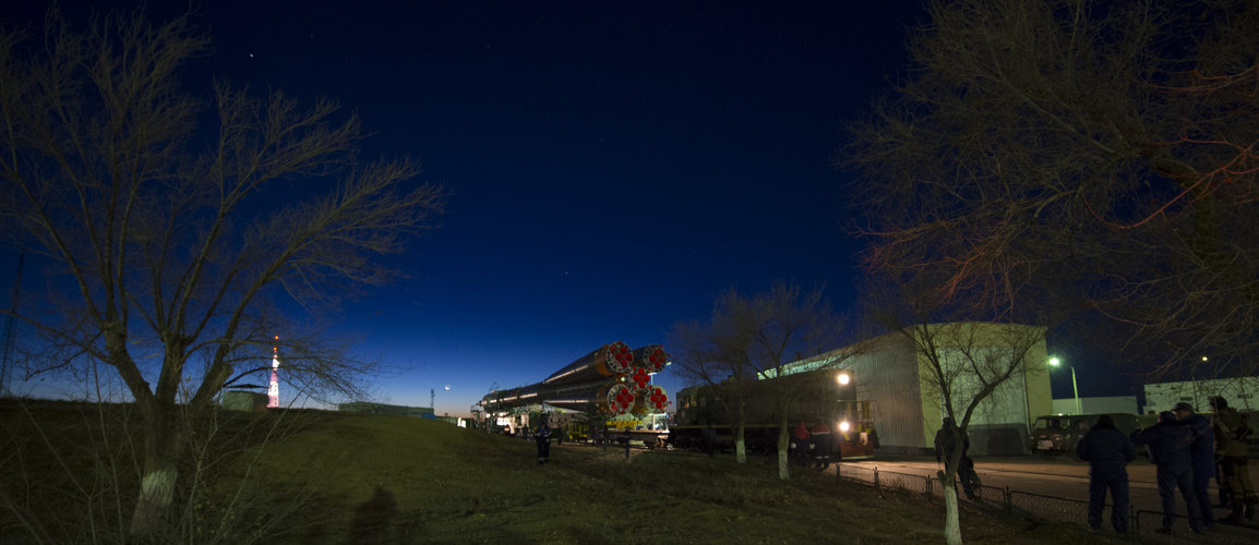 Soyuz TMA-15M spacecraft roll out