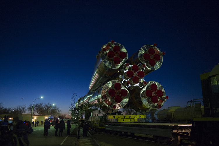 Soyuz TMA-15M spacecraft roll out