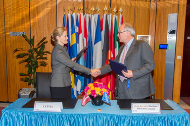 Signature of the PECS Charter between ESA and Latvia