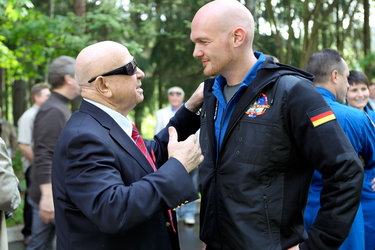 Alexei Leonov and Alexander Gerst