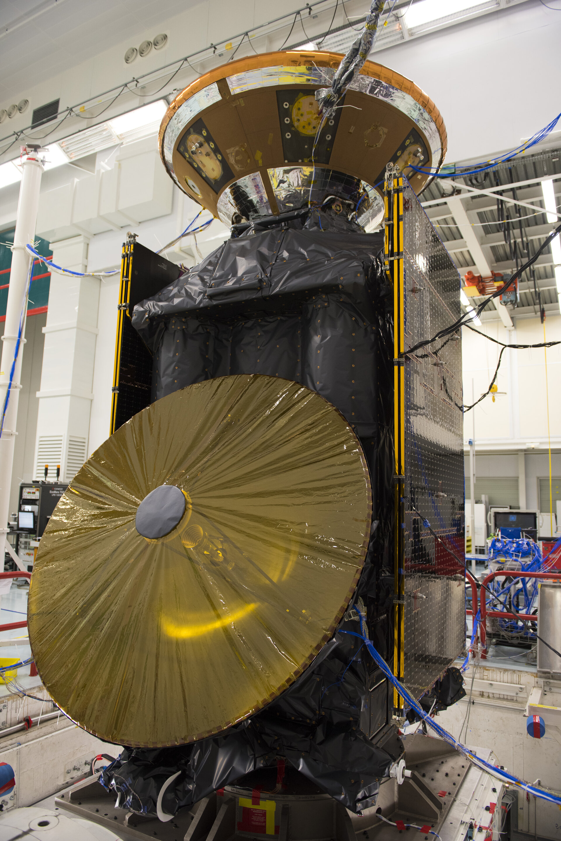 ExoMars TGO and EDM modules during vibration testing