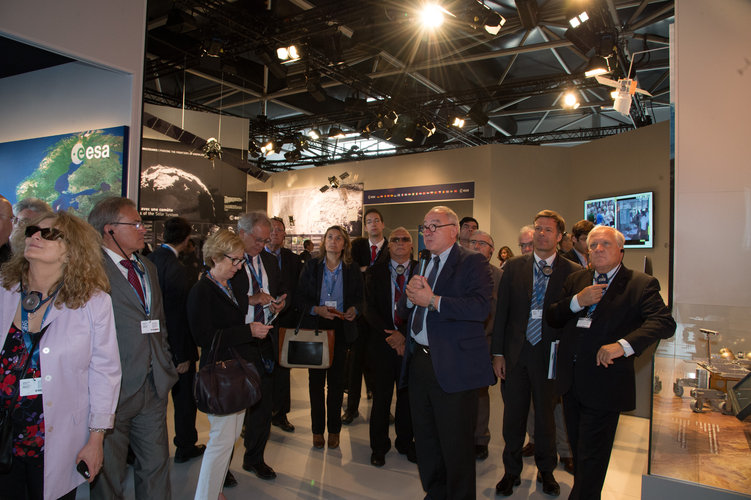 Members of the French Parliament visit the ESA Pavilion