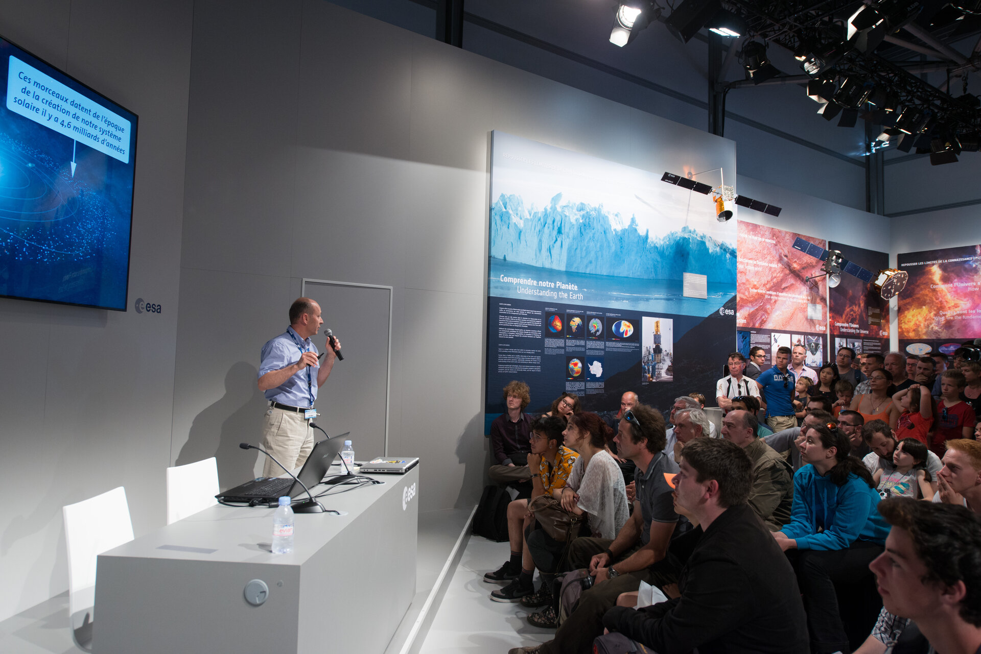 Rosetta presentation at the ESA Pavilion