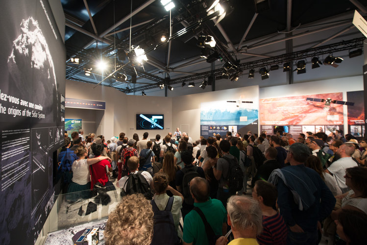 Rosetta presentation at the ESA Pavilion