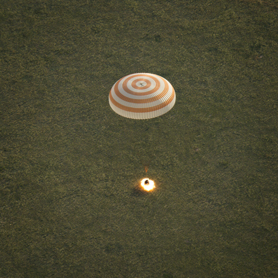 Soyuz TMA-15M landing