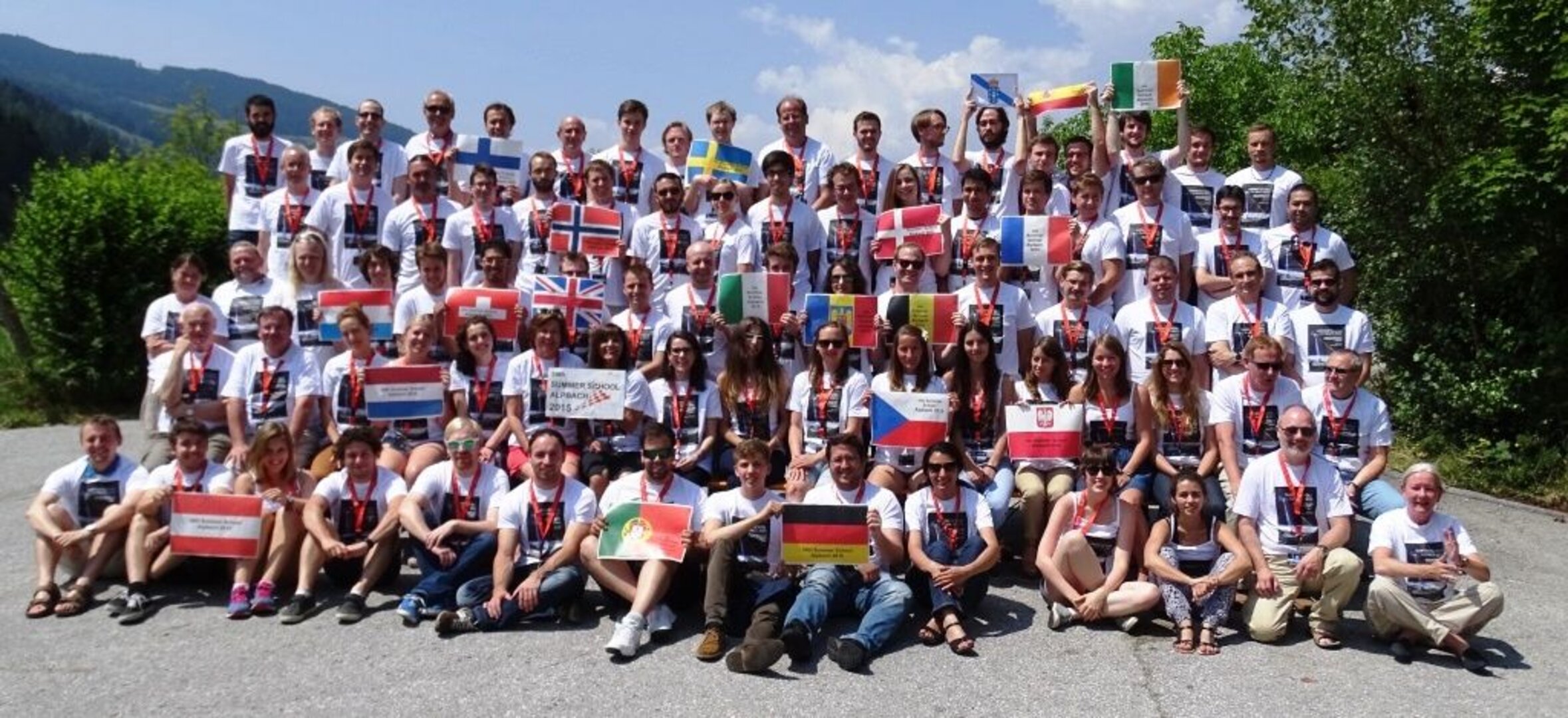Teilnehmergruppenphoto der Sommerschule Alpbach 2015 