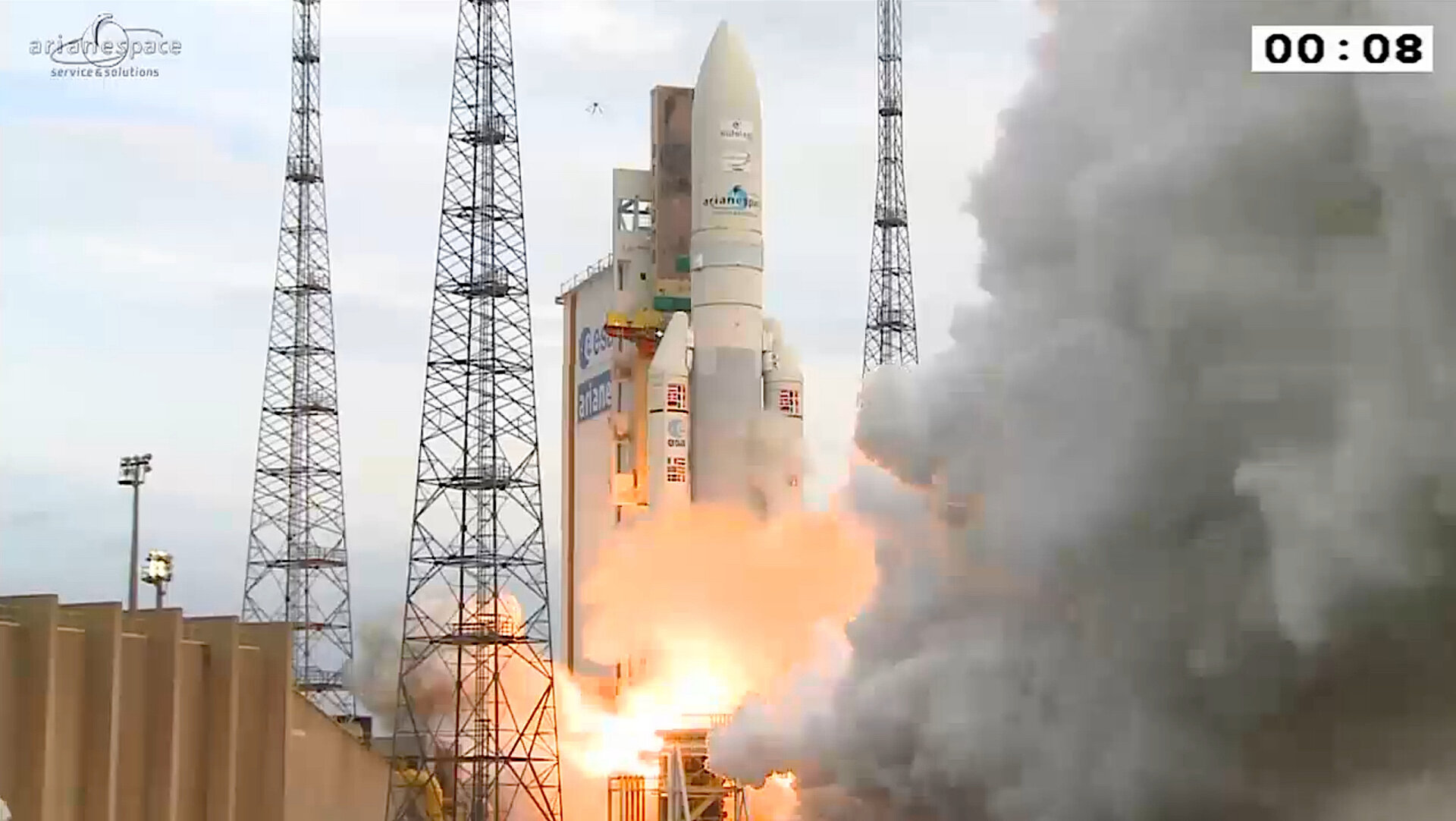 Ariane 5 liftoff on flight VA225