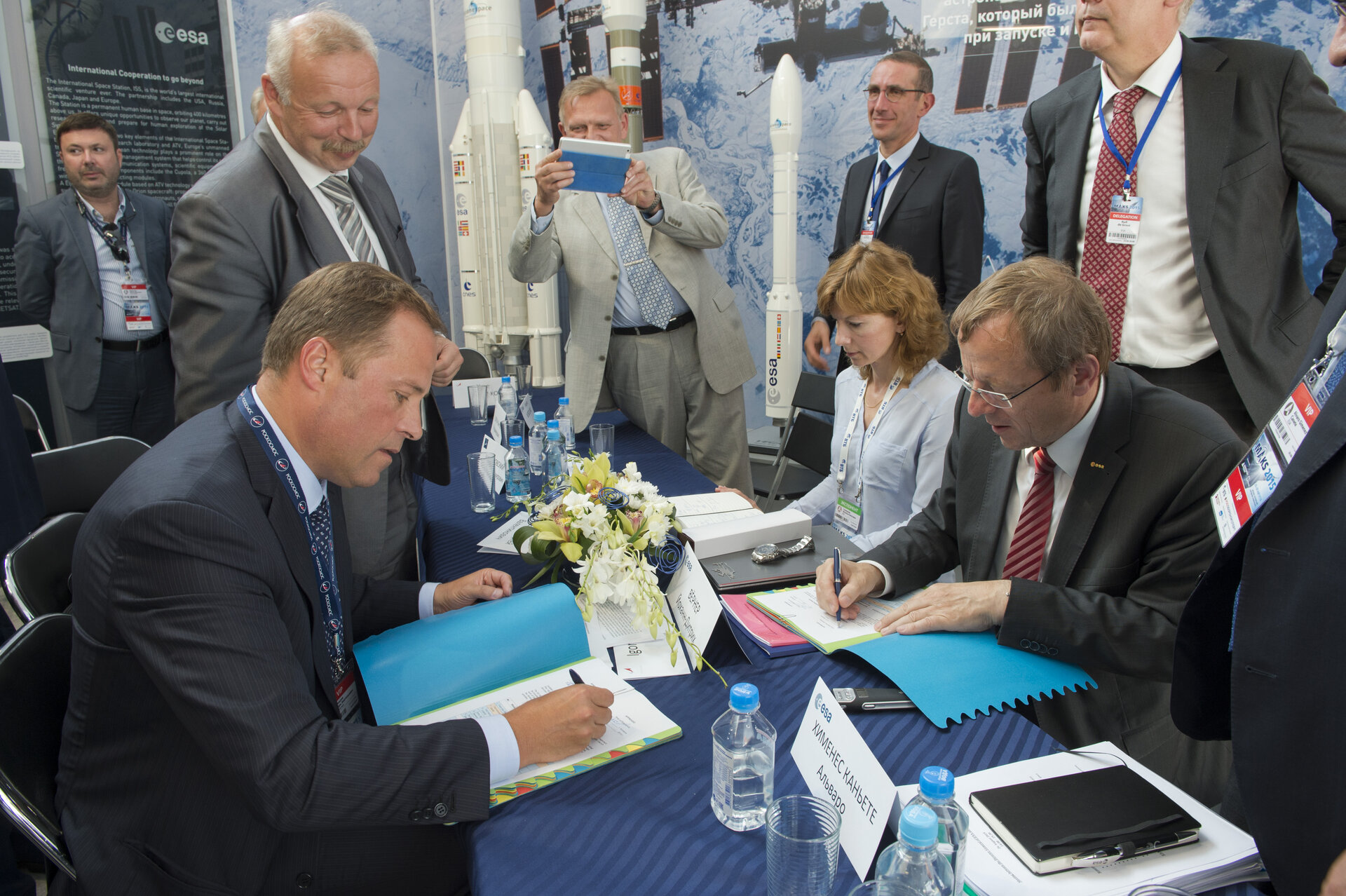 Signature by ESA and Roscosmos on ExoMars