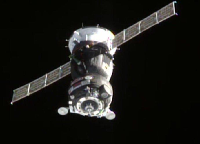 Soyuz TMA-18M approaches Space Station