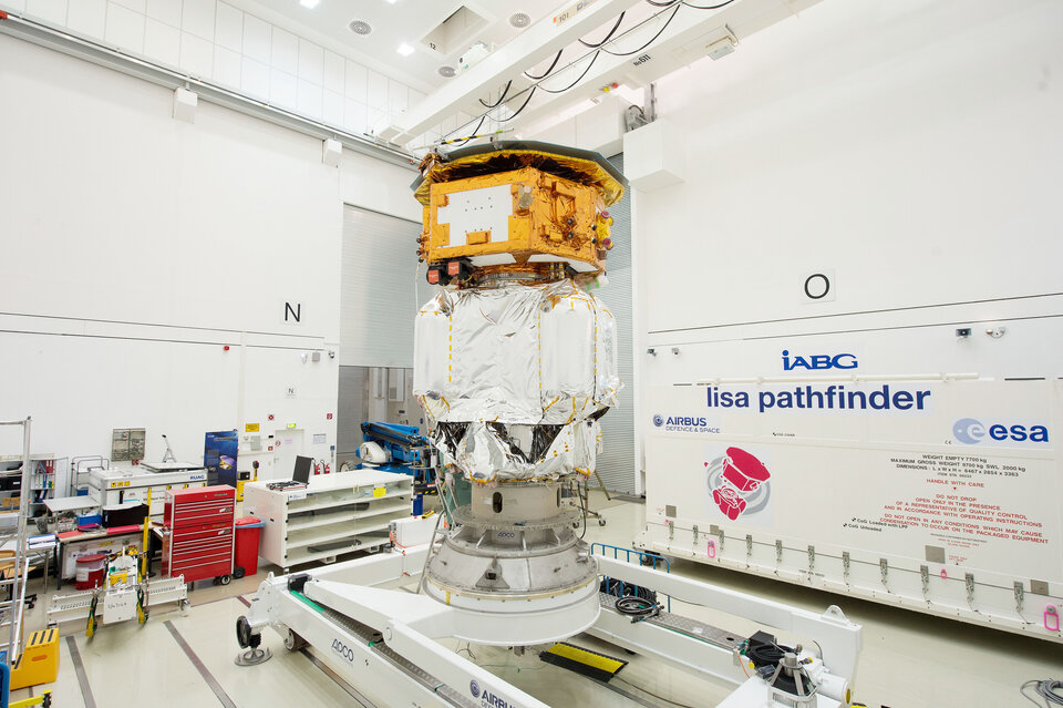 Το σύνθετο εκτόξευσης του LISA Pathfinder στο κέντρο διαστημικών ελέγχων IABG