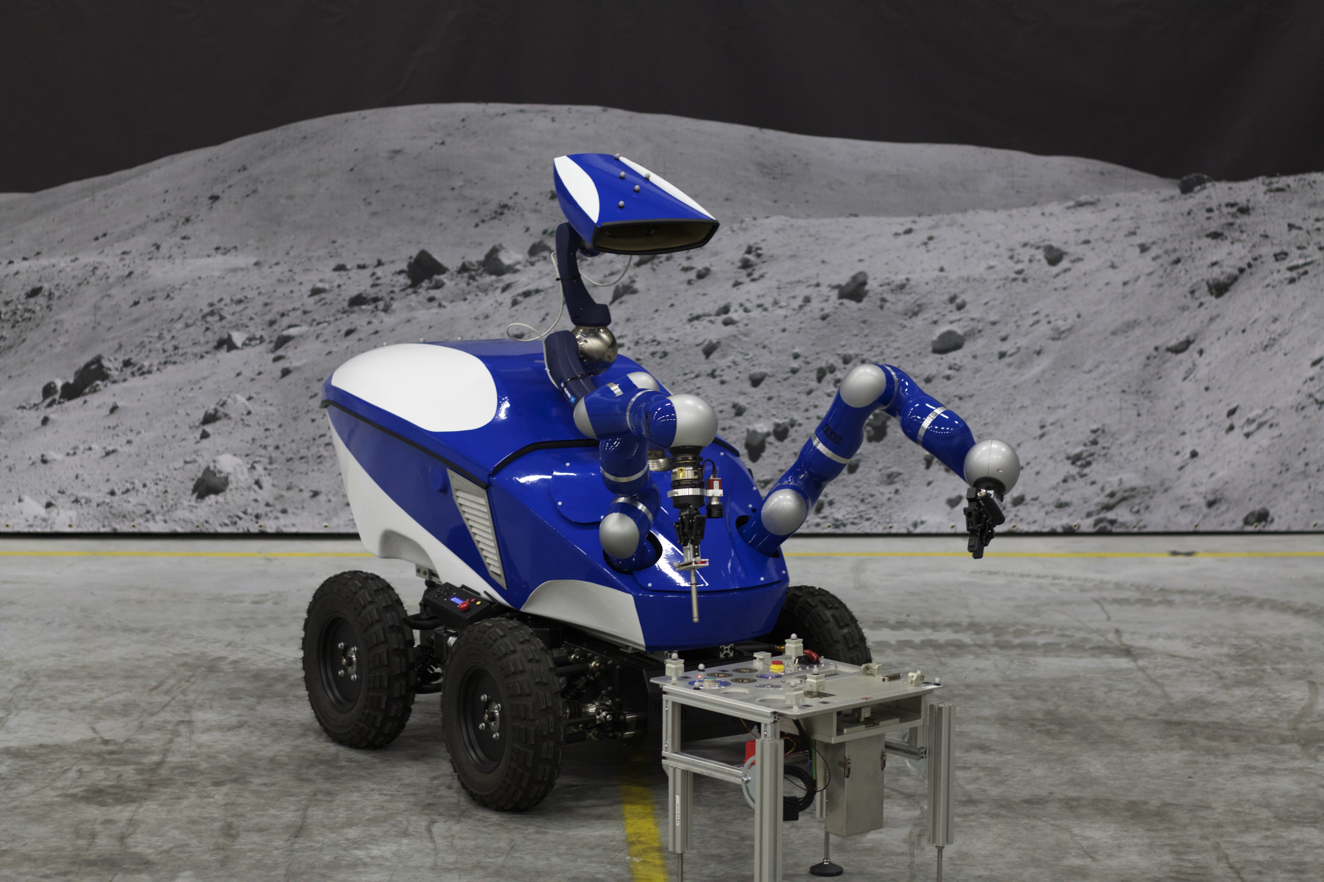 Какой из автономных роботов созданный французским изобретателем. Луноход -марсоход Ровер. Космические роботы. Автономные роботы. Робототехника в космосе.