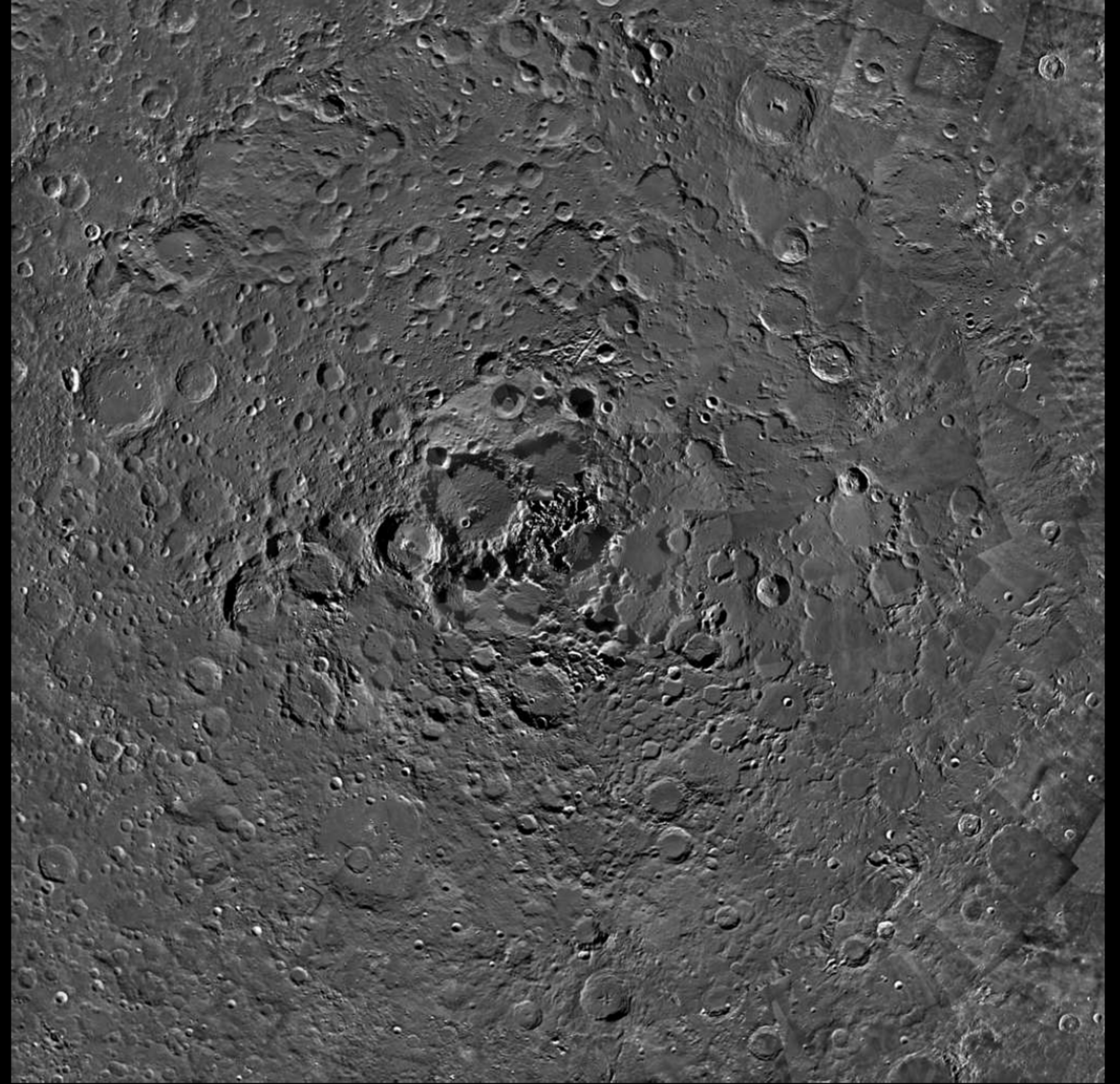 Луна поверхность кратеры. Поверхность Луны. Лунные кратеры. Кратеры на Луне. Поверхность обратной стороны Луны.