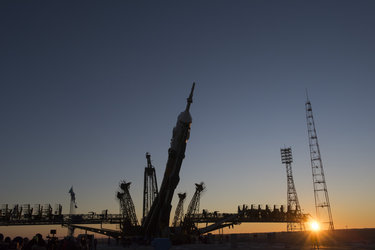 Soyuz TMA-19M spacecraft moved into vertical position