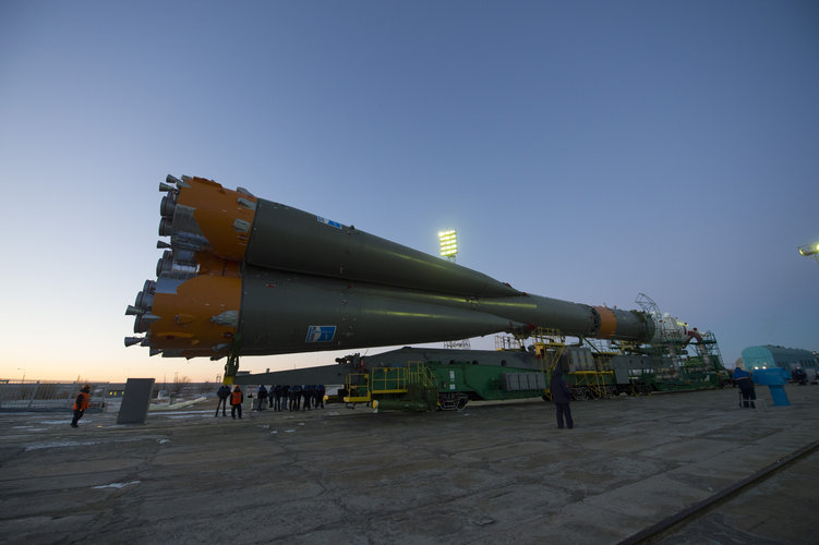 Soyuz TMA-19M spacecraft roll out