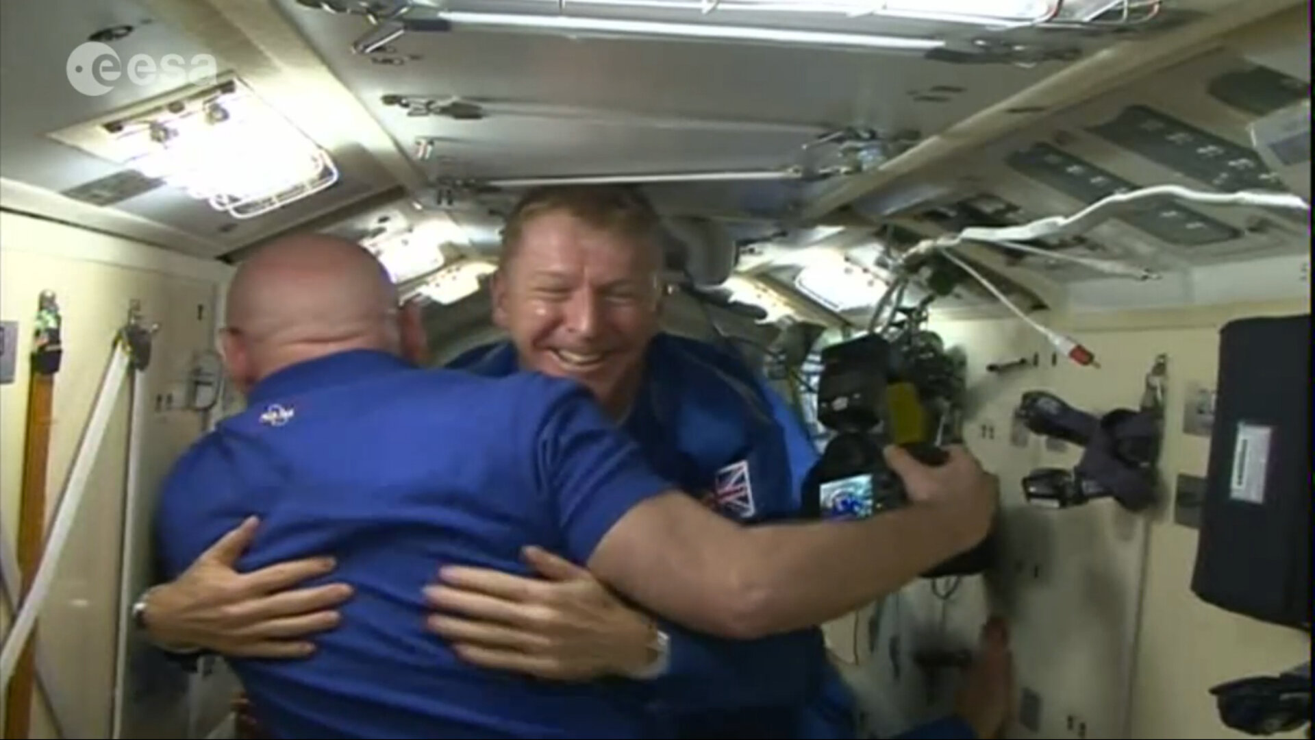 Tim Peake ist an der Internationalen Raumstation ISS angekommen. 