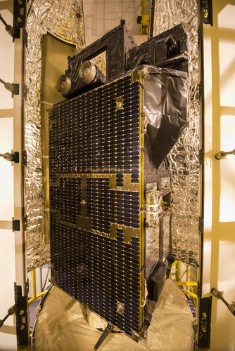 Sentinel-3A being encapsulated within its Rockot fairing