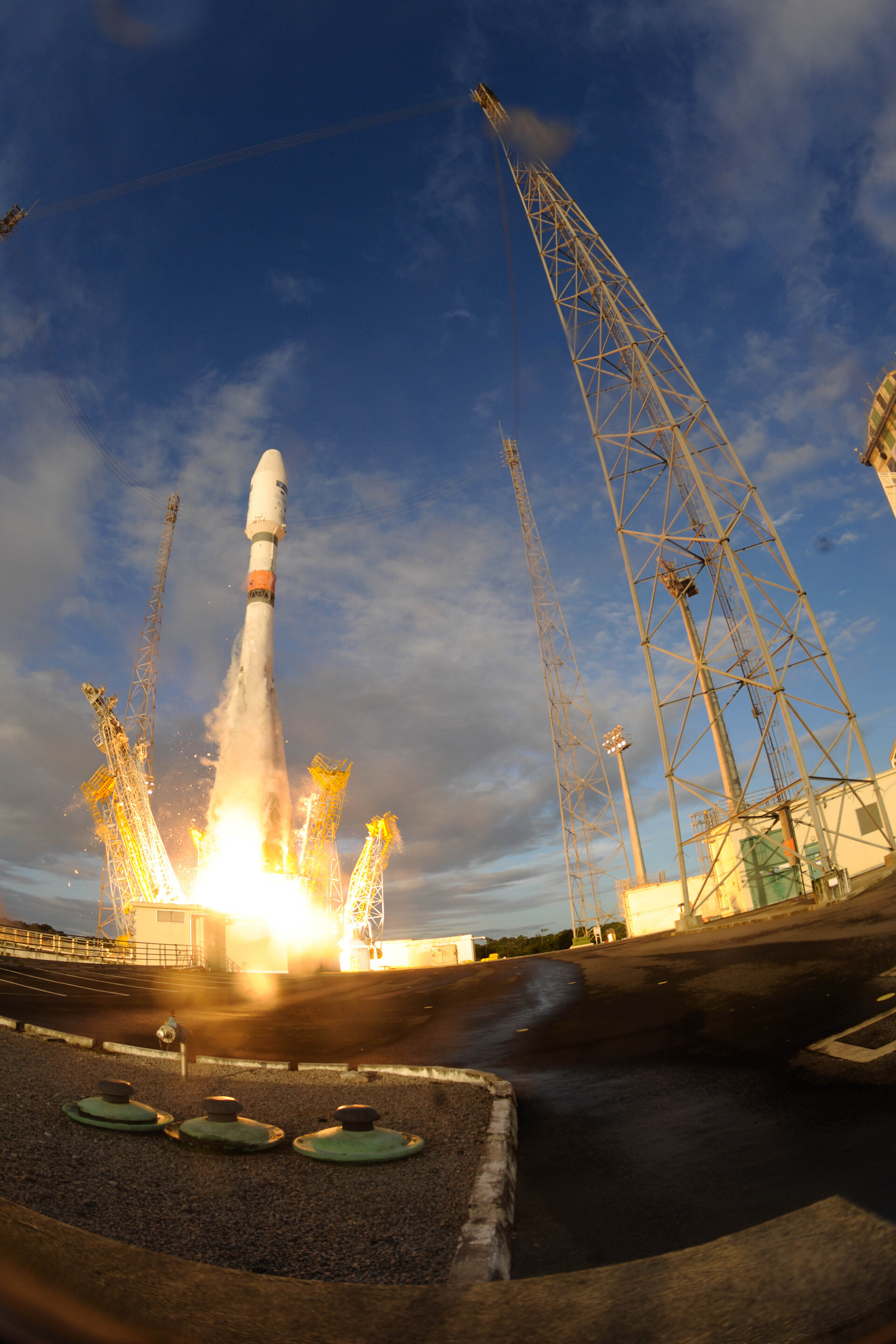 Sentinel-1B lifts off